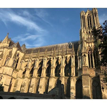 兰斯Chez La Reg'- Aux Pieds De La Cathedrale公寓 外观 照片